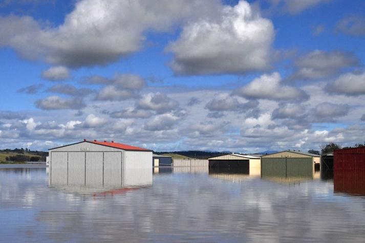 Cientos de miles de australianos en peligro por mortíferas inundaciones