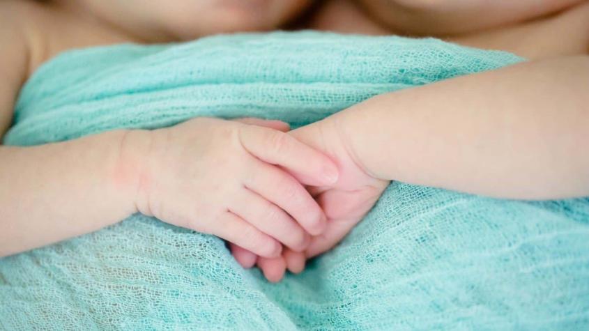 Ucrania: Pareja lucha por sacar de la guerra a bebés prematuros nacidos por vientre de alquiler