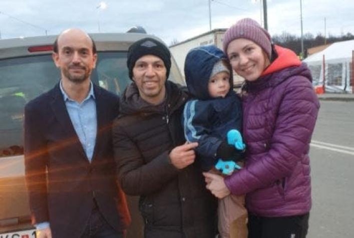 Chileno y su familia ucraniana pasaron la frontera polaco-eslovaca