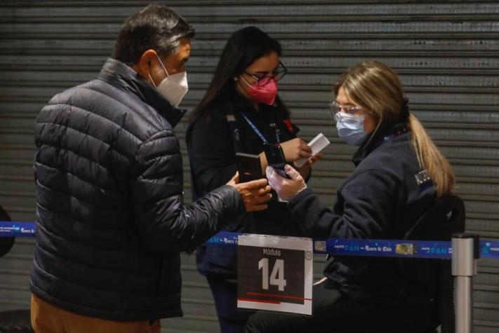 Minsal anuncia flexibilización en toma de PCR en el aeropuerto al momento de entrar a Chile