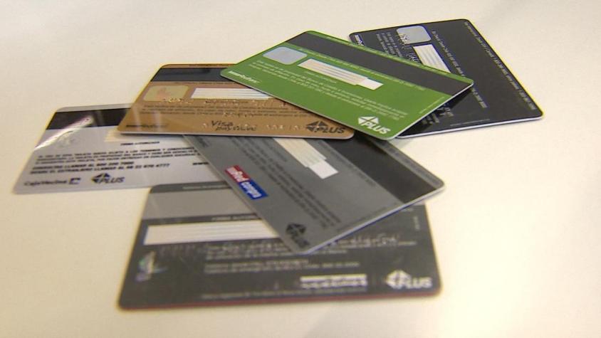 [VIDEO] Sepa cuánto le cobran cuando usa su tarjeta de crédito