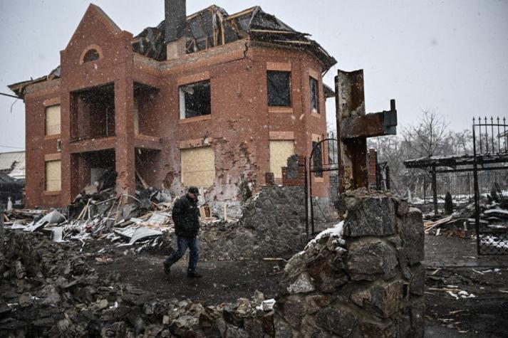 Niña de seis años murió deshidratada en ruinas de una casa bombardeada en Ucrania