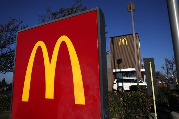 McDonald's cierra temporalmente sus 850 restaurantes en Rusia: Starbucks cerrará sus 130 locales