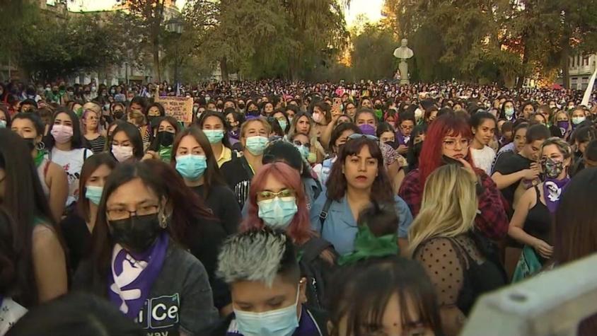 [VIDEO] Miles de mujeres conmemoran el 8M en el país: Marcharon por las calles