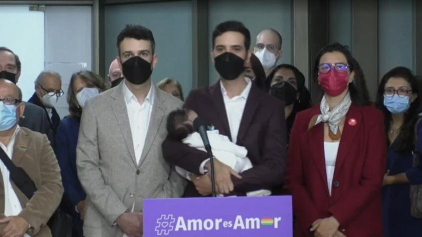 "Ahora sí somos familia": Chile celebró su primer matrimonio igualitario este jueves