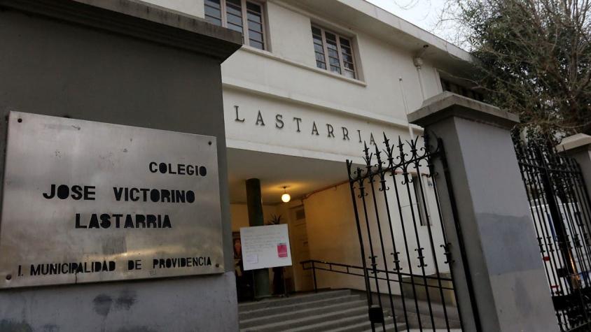 Funa, protesta y querella: ¿Qué pasó en el Liceo Lastarria de Providencia?