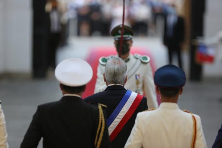 Sebastián Piñera recibe últimos honores y abandona La Moneda para el cambio de mando