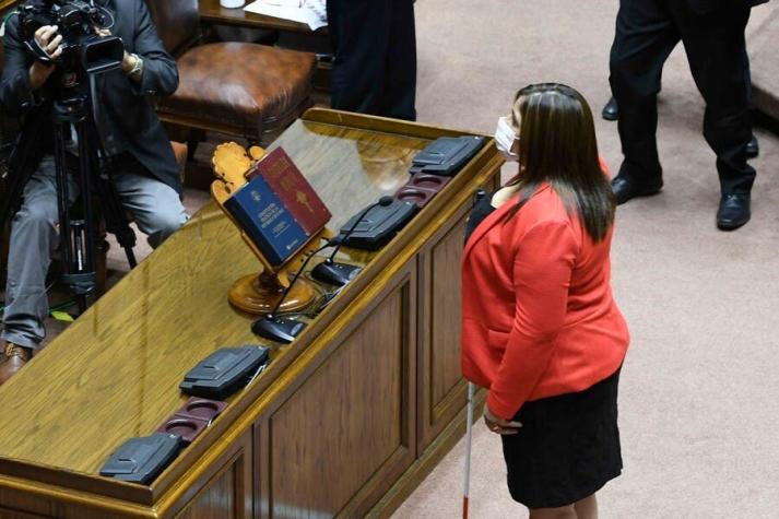 Fabiola Campillai jura como parlamentaria: “El pueblo entra al Senado a través de una mujer”