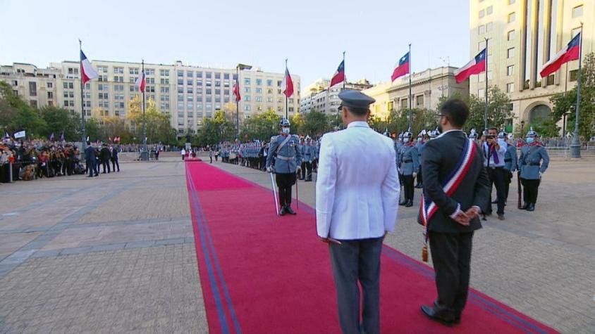 [VIDEO] Presidente Boric es recibido con honores en el Palacio de La Moneda