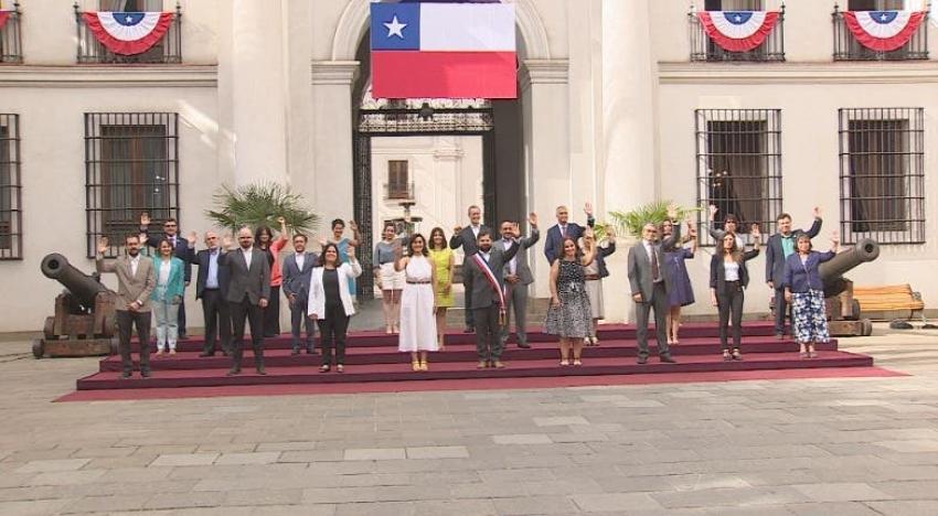 La primera foto del Presidente Boric en La Moneda junto a su gabinete