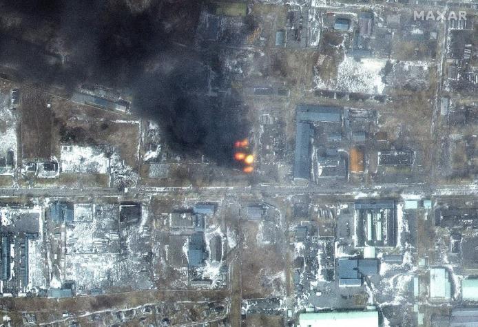 Bombardeo contra una base militar del oeste de Ucrania, cerca de Polonia