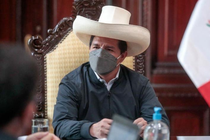 Congreso de Perú acepta debatir pedido de destitución del Presidente Castillo