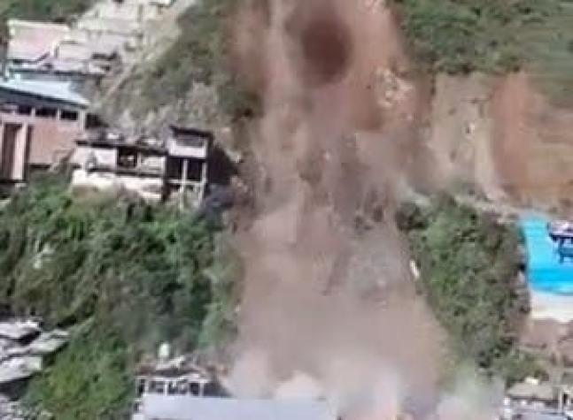 Aluvión sepulta decenas de casas en un pueblo al norte de Perú