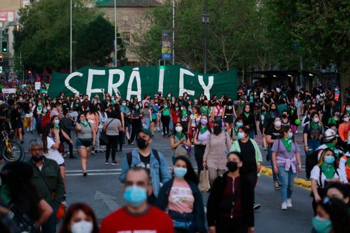 Aborto en Chile: ¿Qué permite la norma aprobada en la Convención Constitucional?