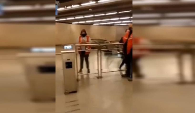 Denuncian a funcionaria de Metro por burlarse de una estudiante por su peso