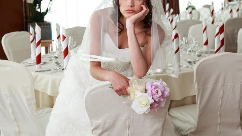 Mujer descubre por Facebook que su boda fue cancelada