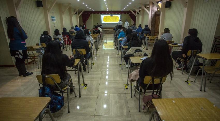 Suspenden clases para este viernes en tres localidades de Atacama tras tormenta de arena