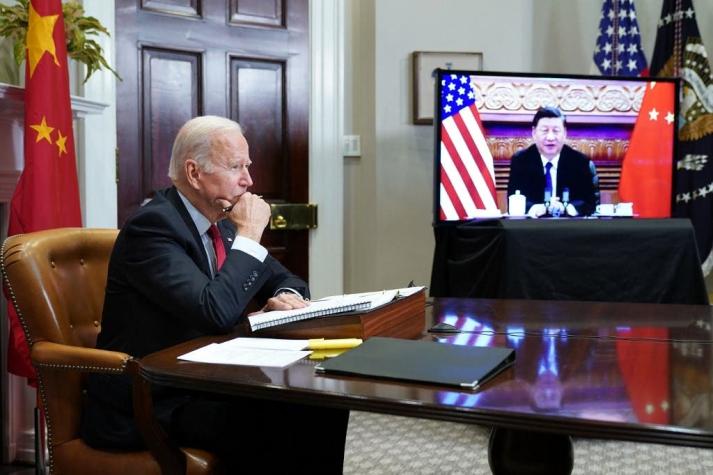 Biden habla con Xi para empujar a China a distanciarse de Moscú