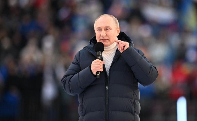 VIDEO: Putin "desaparece" repentinamente en pleno discurso en televisión