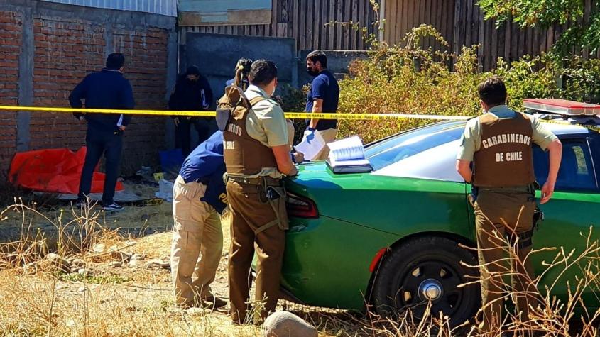 Carabinero habría sido herido a bala por hombre que le quitó su arma: Compañero mató al agresor Carabinero habría sido herido a bala por hombre que le quitó su arma: Compañero mató al agresor