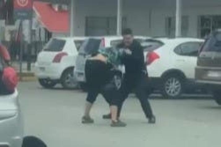 Polémica en Punta Arenas por golpiza de guardia de supermercado a joven que habría intentado robar