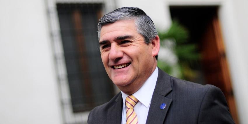 Alcalde Carlos Chandía volverá a ejercer funciones a 8 meses de grave accidente