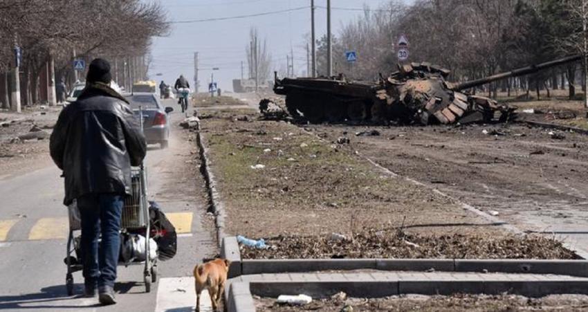 Ucrania registra unas 100.000 personas atrapadas en Mariúpol