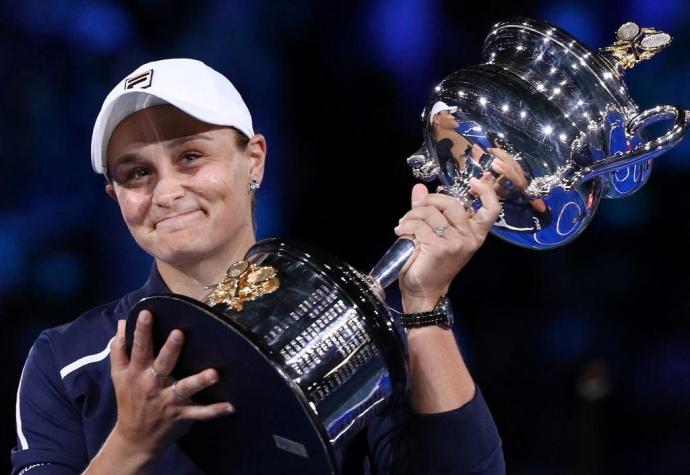 La número uno Ashleigh Barty sorprende al mundo del tenis anunciando su retiro con 25 años