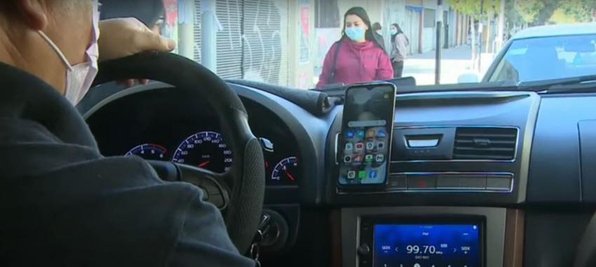 [VIDEO] Prohibido manipular celular mientras maneja: Multas y suspensión de licencia