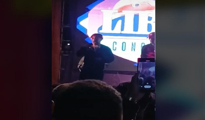 "Guardia saquen a este hu...”: Pablo Chill-E frena a hombre que empujó a una mujer durante concierto