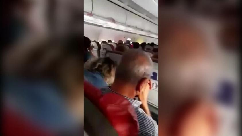 [VIDEO] Pasajeros vivieron instantes de terror por avión que aterrizó de emergencia en Colombia