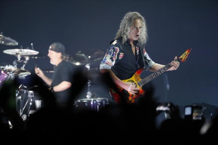 Mujer busca su amor metalero: Se dio la mano con un hombre durante concierto de Metallica