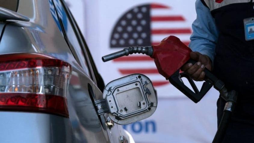 "Para ahorrar, carga antes de cruzar": los estadounidenses que viajan a México para comprar gasolina