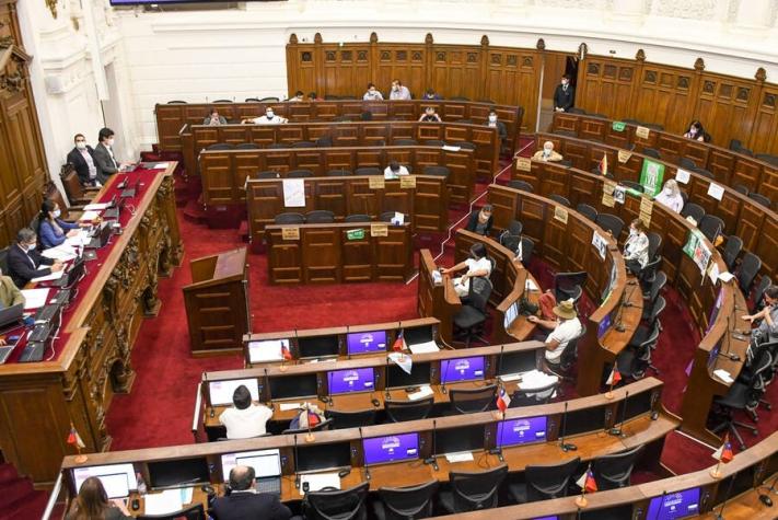 “Ninguna religión es la oficial”: Convención aprueba que Chile es un Estado laico