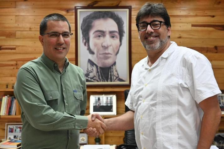 Lo que busca Jadue con sus críticas a Boric y a la democracia chilena y sus elogios a Maduro