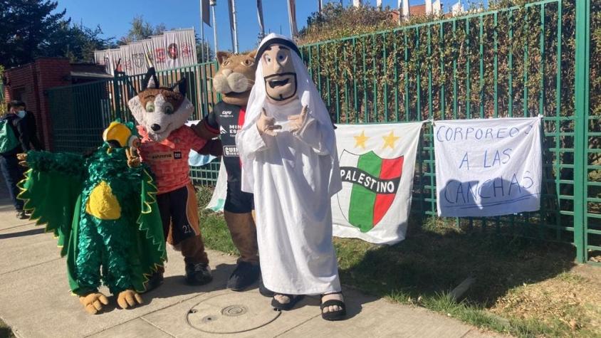 Corpóreos del fútbol chileno se manifiestan en la ANFP para volver a los estadios