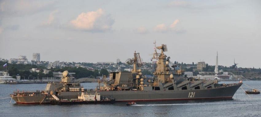 Un buque de guerra ruso "seriamente dañado" tras una explosión de munición