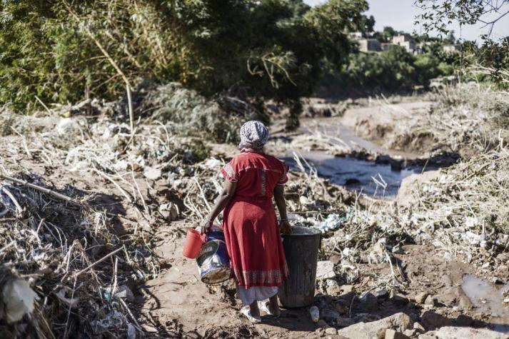 Casi 400 muertos por las inundaciones en Sudáfrica, prosigue la búsqueda de desaparecidos