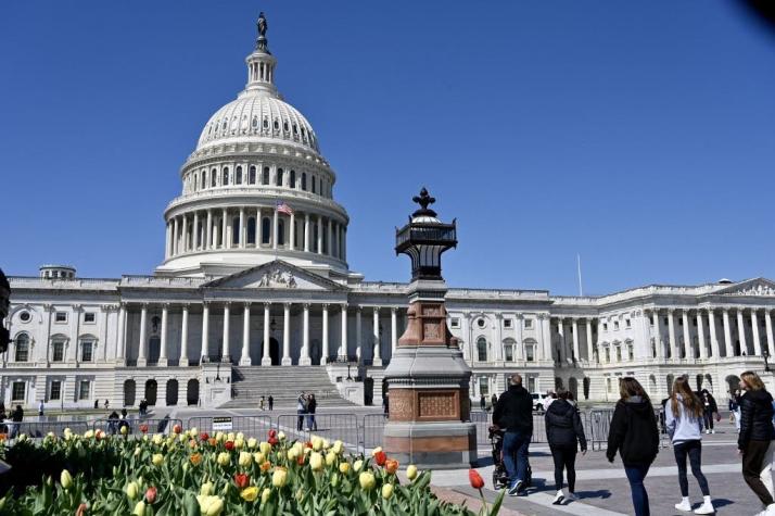 Evacúan el Capitolio de Estados Unidos por "posible amenaza aérea"
