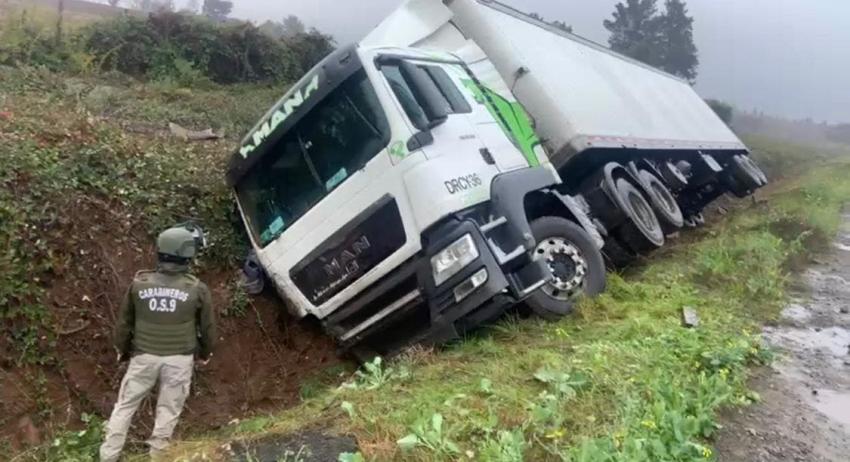 Fiscalía confirma uso de "dos fusiles de guerra" en atentado contra vehículos en Ruta 5 Sur