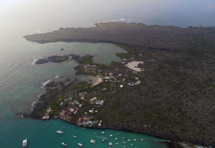 Embarcación que transportaba diésel se hundió en islas ecuatorianas de Galápagos