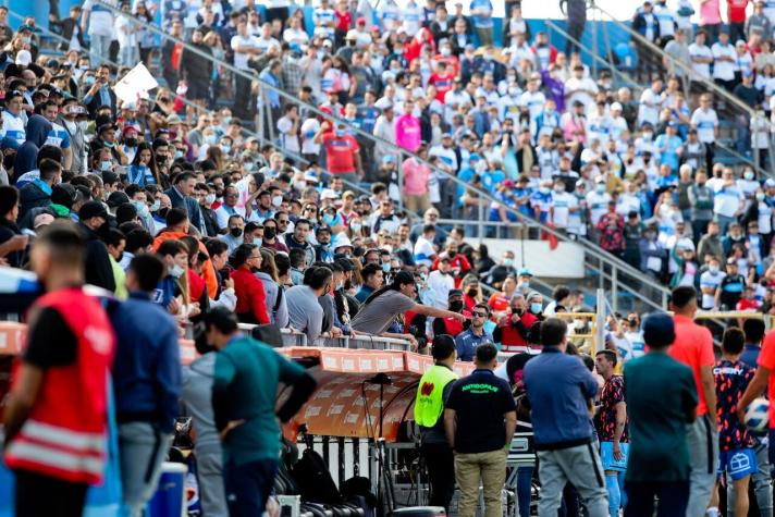 UC anunció investigación: La sanción que arriesga Colo Colo por presencia de hinchas en San Carlos