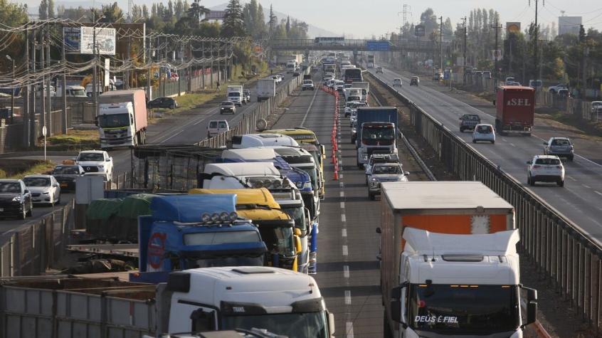 Gobierno se reunió con camioneros: Se mantiene paralización, pero se implementarán mesas de diálogo