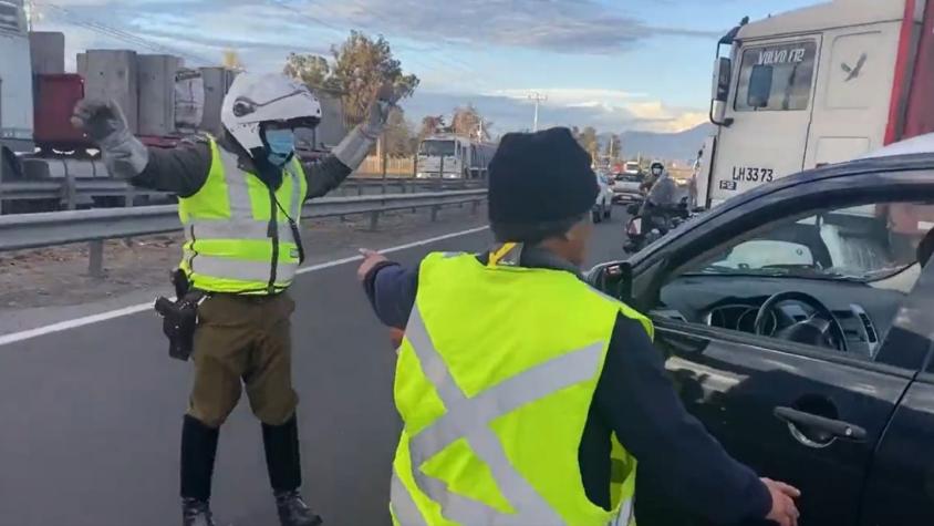 Conductor impacta con su vehículo a carabinero en medio de manifestación de camioneros en Ruta 5 Sur