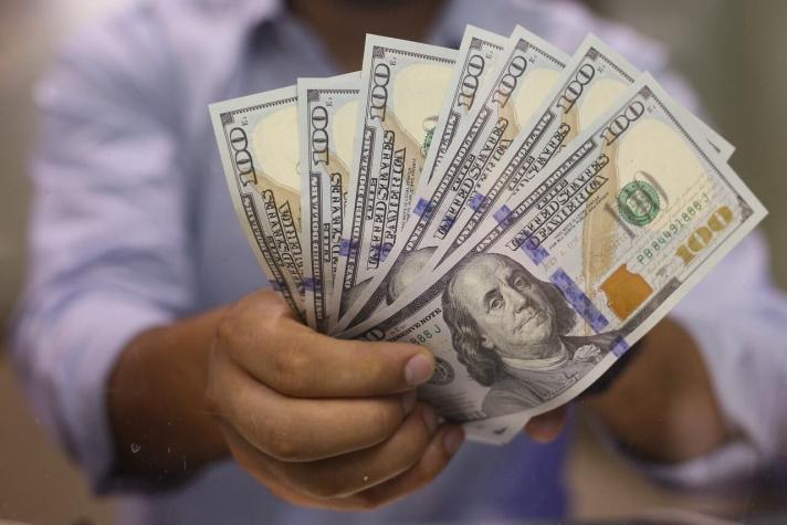 Dólar abre con leve alza en mercado cambiario chileno en línea con apreciación global de la divisa
