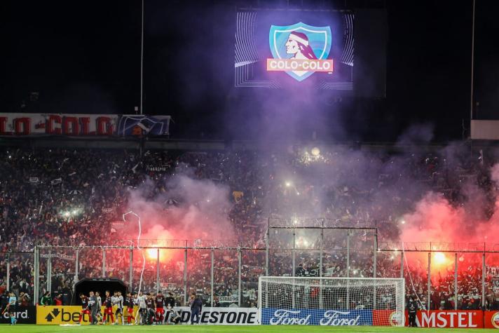 "No se callan un segundo" y "una locura": Fanáticos argentinos aplauden hinchada de Colo Colo