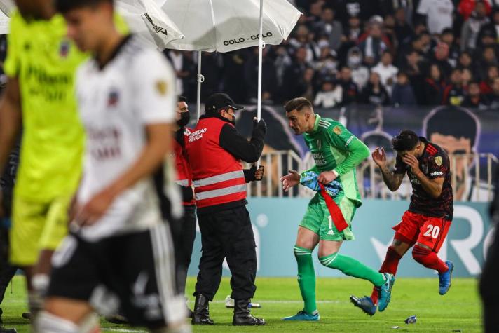 ¿Sanciones para Colo Colo? Gallardo se queja ante la Conmebol por ataque con proyectiles a River