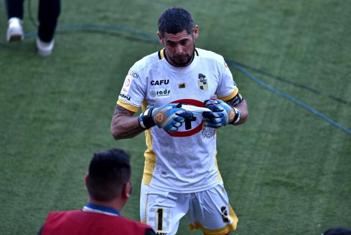 Portero de Cobreloa denuncia que niño de 8 años le escupió: "El fútbol chileno se está enfermando"