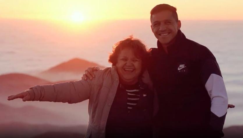 No solo Alexis y Vidal: Futbolistas de la Roja saludaron a sus madres en su día