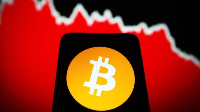 Qué es el "criptoinvierno" y por qué el bitcoin ha perdido la mitad de su valor en 6 meses